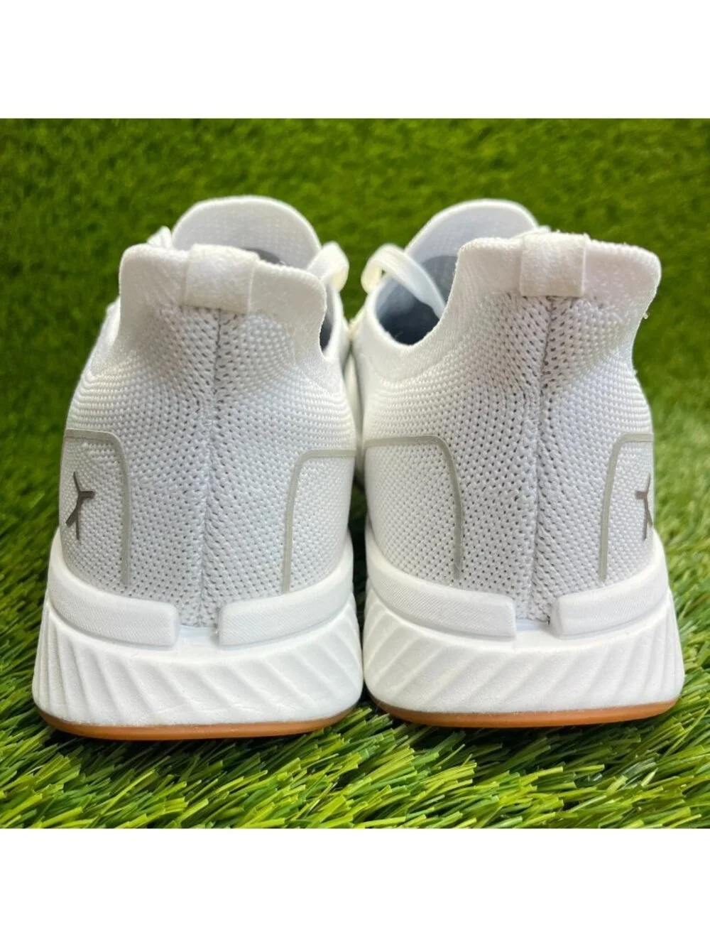 Flux Adapt Runner White Gum Womens Size 8.5 Mens Size 7 Running Athletic Shoes